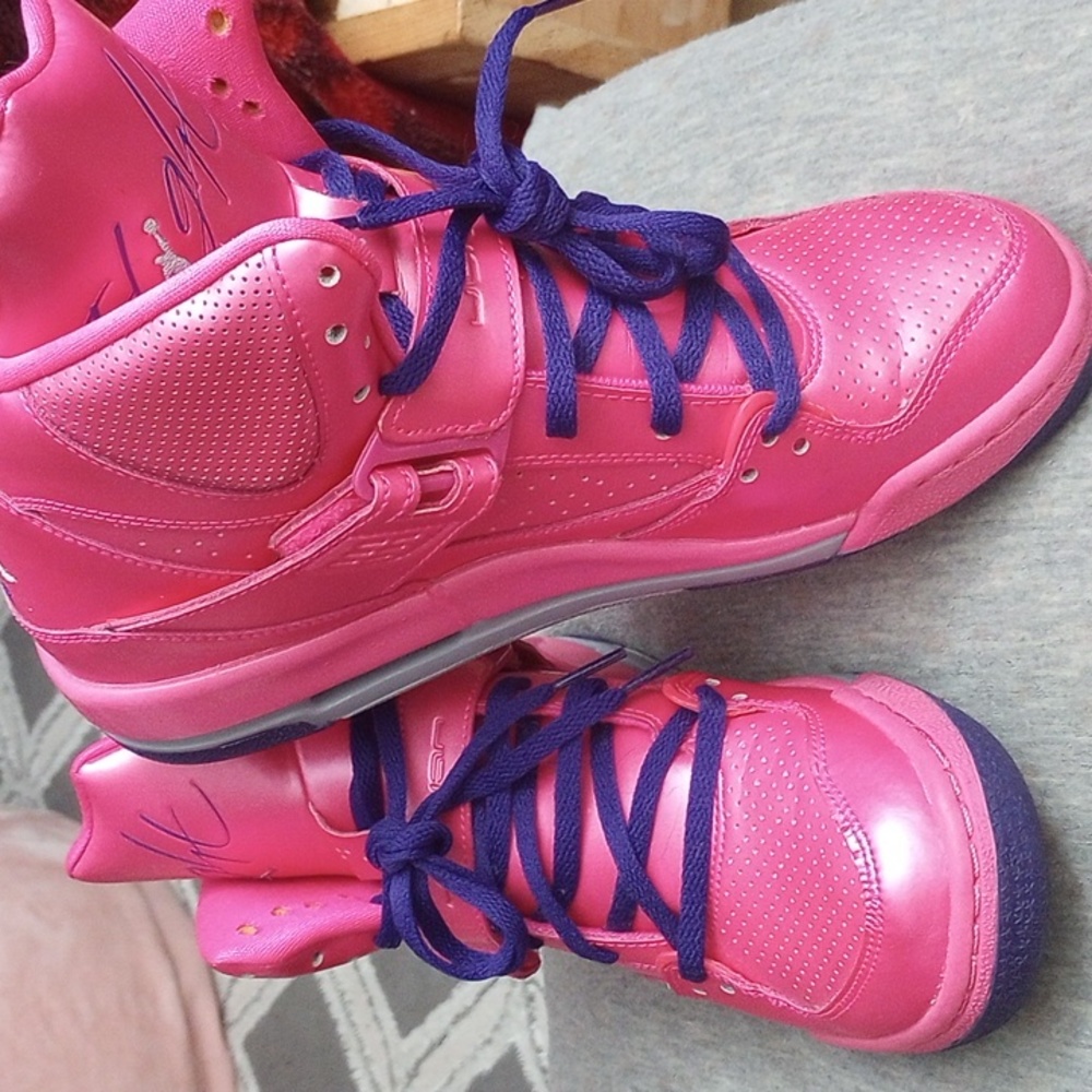 SEND OFFER I say Yes to Reasonable Offers🤗 JORDAN FLIGHT LIMITED EDITION.  6.5Y - Picture 9 of 9